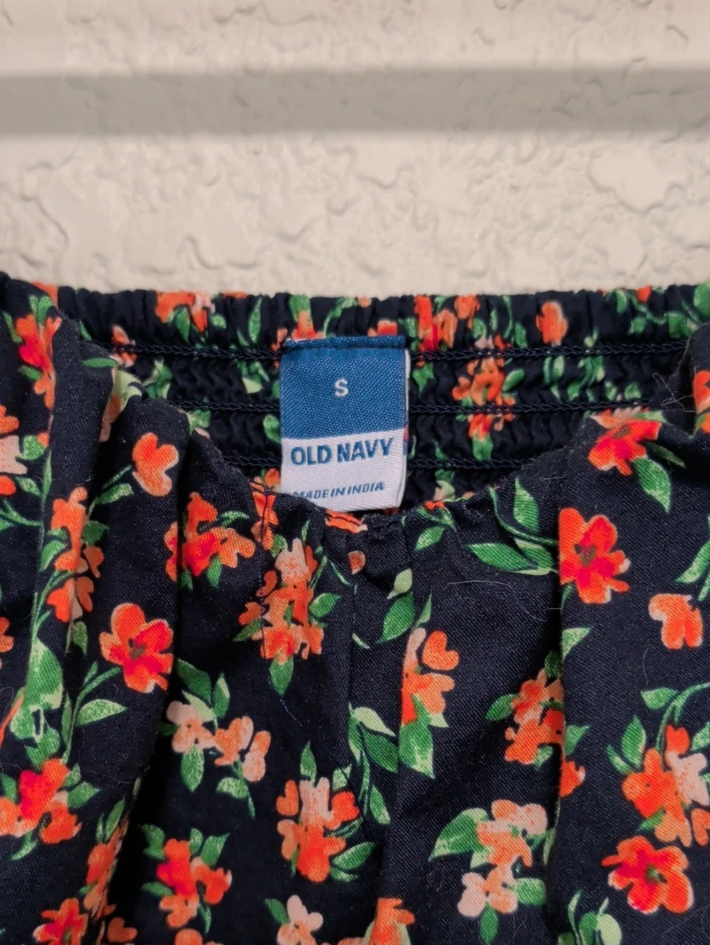 Old Navy blue floral short puff sleeve waist defined v neck blouse